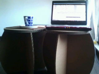 強化ダンボール製スツールペケ