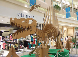 強化ダンボール製巨大恐竜スピノサウルス模型