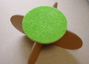 ダンボール家具サイドテーブル&スツール「ファンファン」人工芝