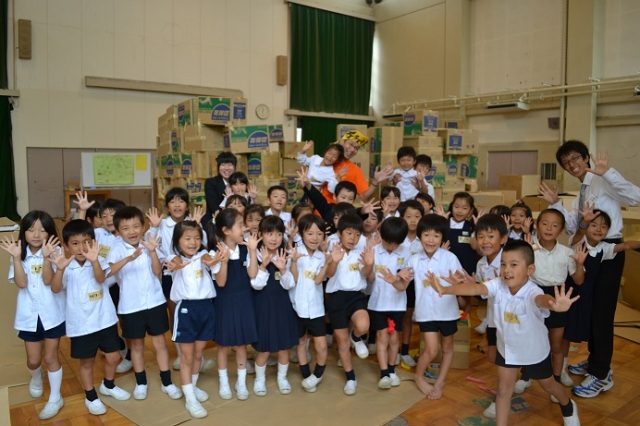 小学1年生ダンボールタウン制作ワークショップ